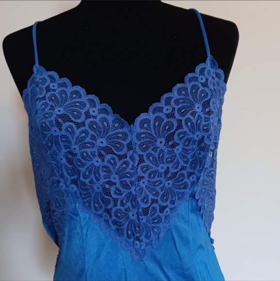 Lingerie tank top 😍 - Picture 2 of 7